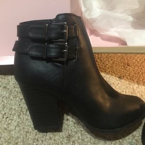 Charlotte Russe booties size 6
